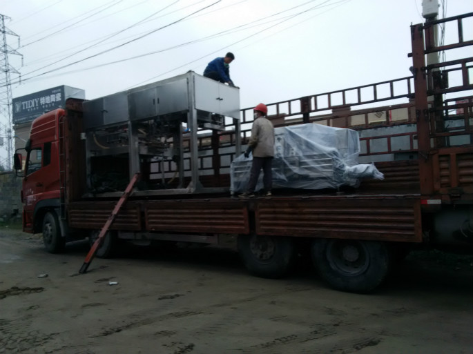 自動上袋機(jī)